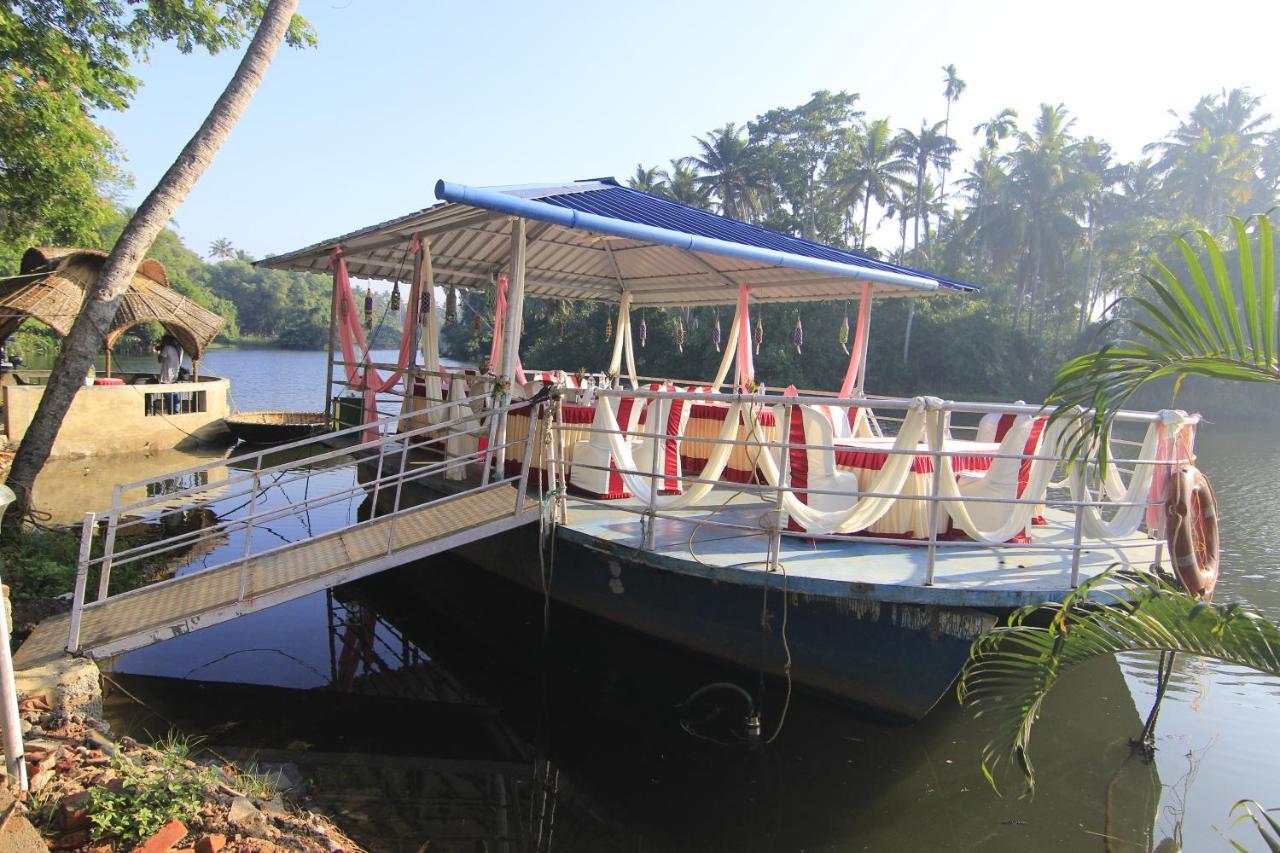 Leela Backwater Inn Thiruvananthapuram Exterior foto